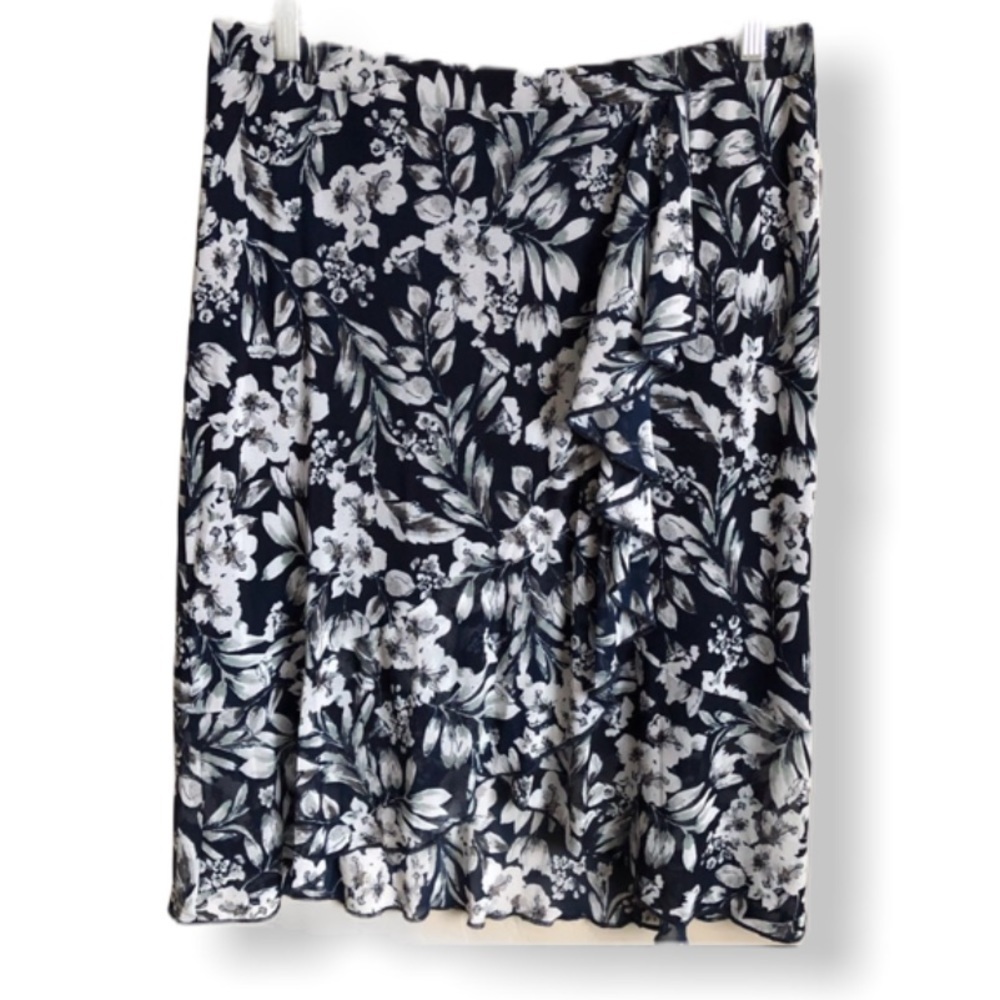 NWT GNW Blue/White Faux Wrap Skirt‎